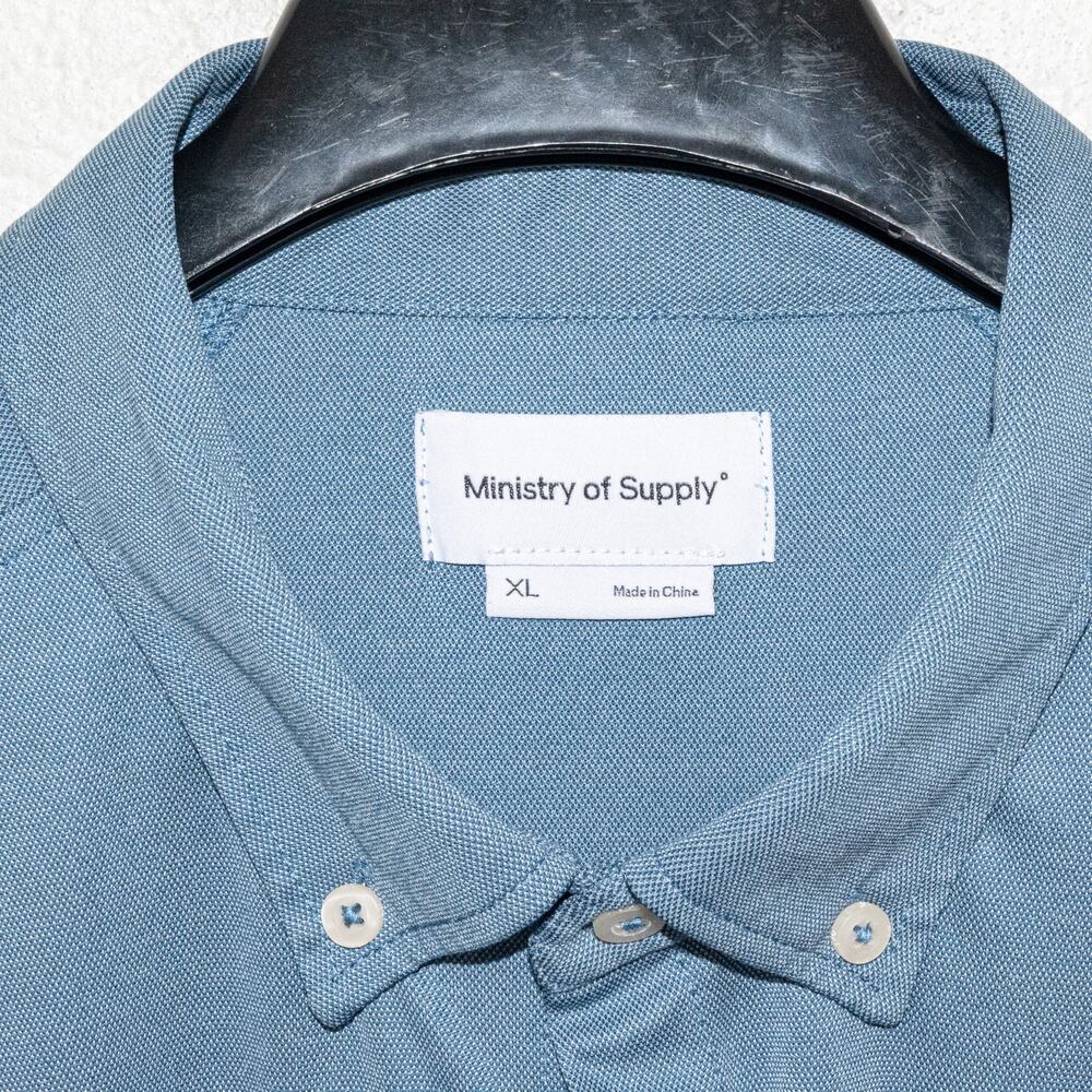 Ministry of Supply Men's Button Down Shirt in Blue poly size XL - Picture 4 of 6